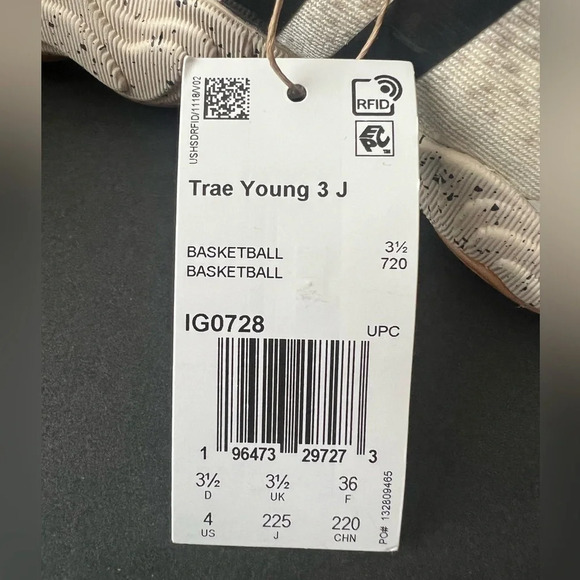 Trae Young 3 J Adidas basketball shoes sneakers size US 4 modern futuristic - Picture 6 of 12